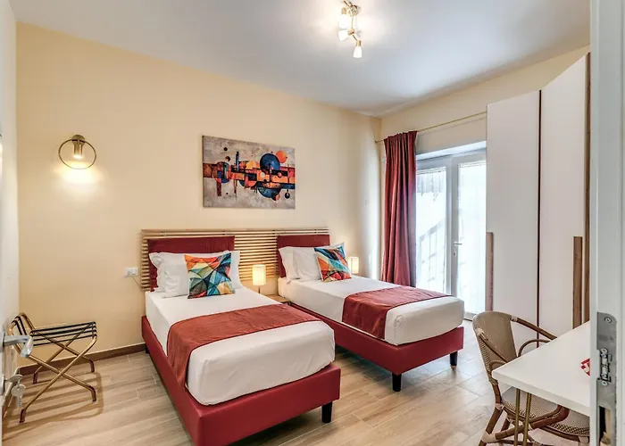 Apartament Trilocale Indipendente Vicino Metro Per Colosseo - Domus In *